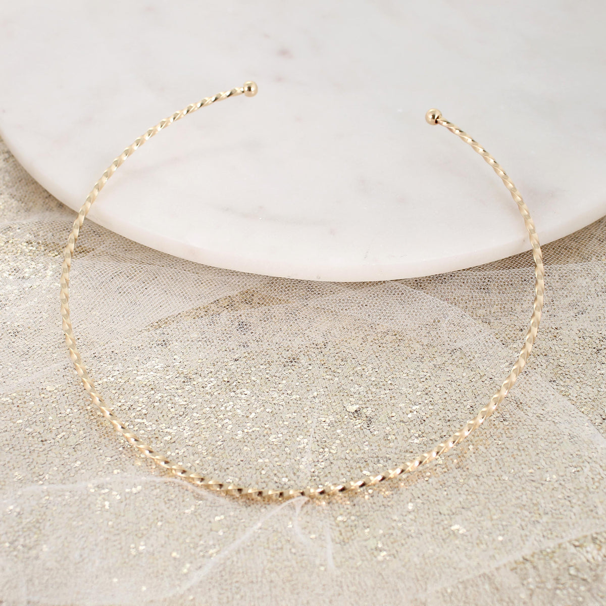 Twisty Gold Neck Wire
