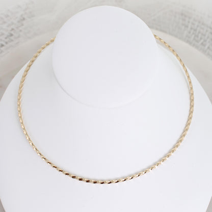 Twisty Gold Neck Wire