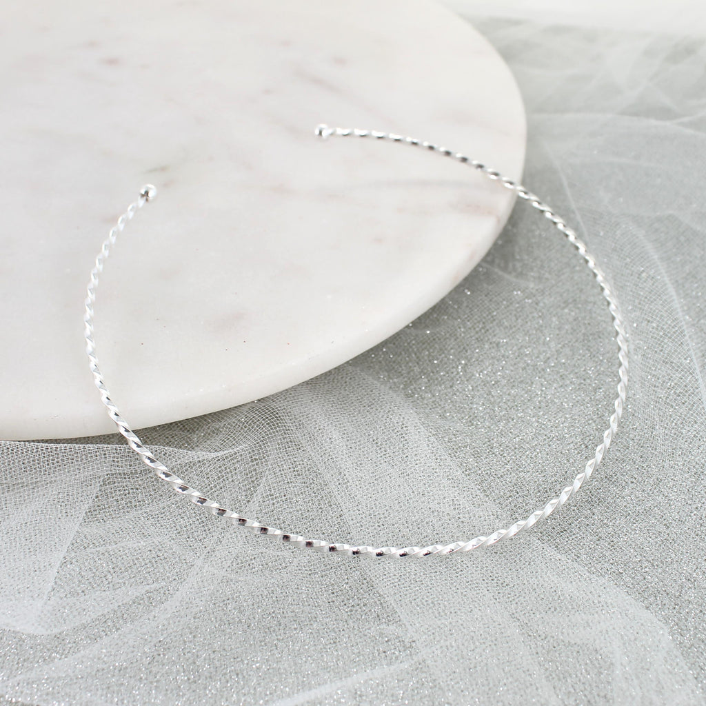 Twisty Silver Neck Wire