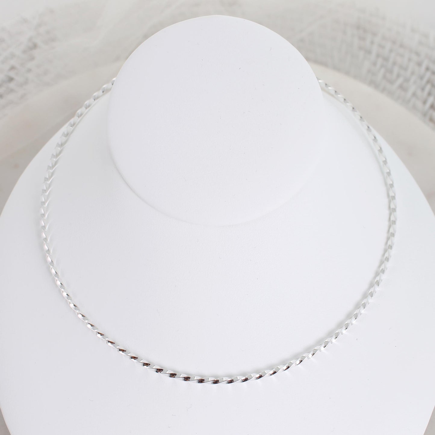 Twisty Silver Neck Wire