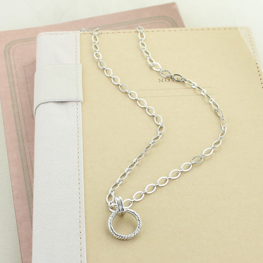 18” Slvr Chain Necklace w/ Slvr Circle