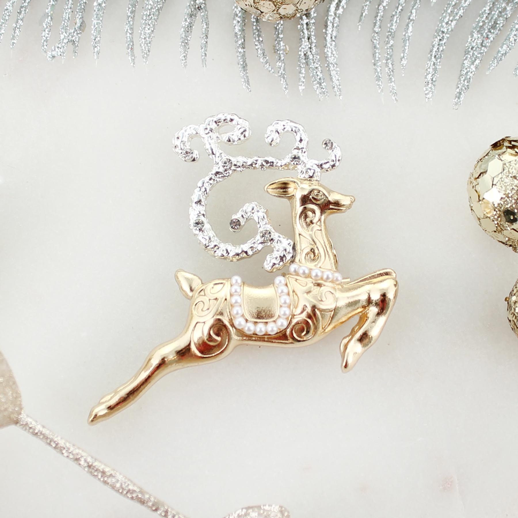 Gld & Slvr Christmas Reindeer Pin/Pendant